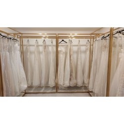 Стійка для весільних і вечірніх суконь 1500×400×2200 мм золота з полицею